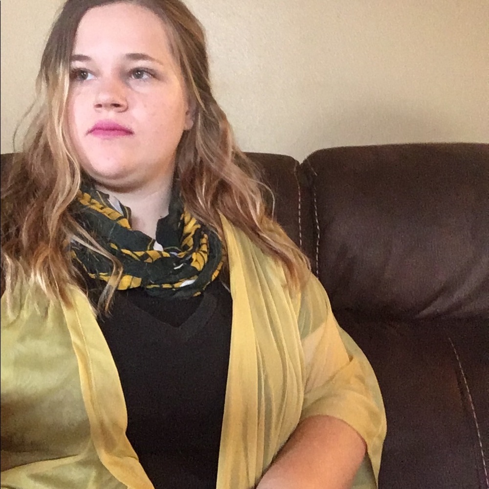 Meet your Posher, Laura